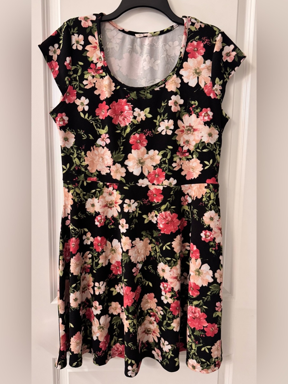 #z286 - PINC Scoop Neck Cap Sleeve Textured Floral Fit & Flare Mini Skater Dress